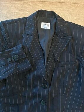 Armani Collezioni Women’s Black Blue Red Pinstripe Three Button Blazer Size 10/M